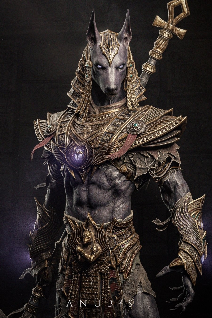 Anubis cuerpo a la mitad